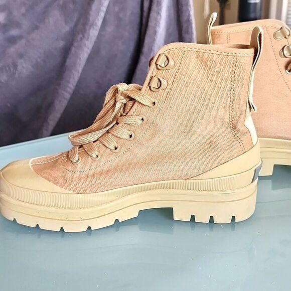 Everlane Utility Boots - Picture 8 of 10